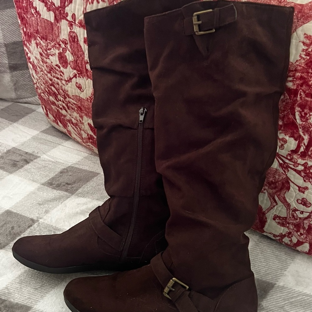 Brown size 7 boots
